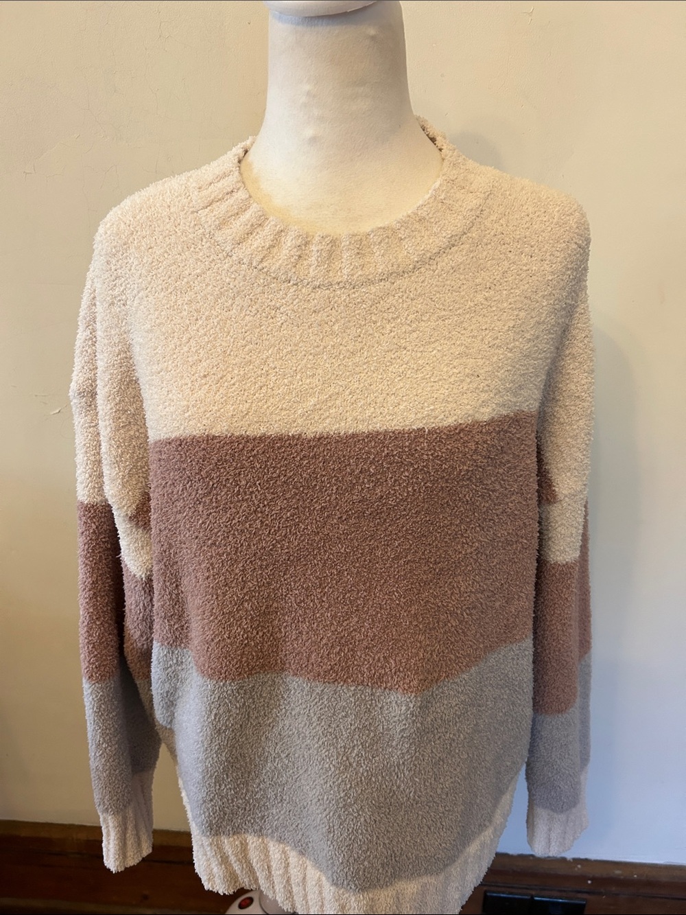 TS Cozy Colorblock Crewneck cream mauve gray Sweater Size M EUC